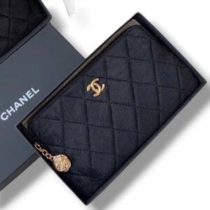 Chanel Beauty Black Velvet Wristlet - New in Box